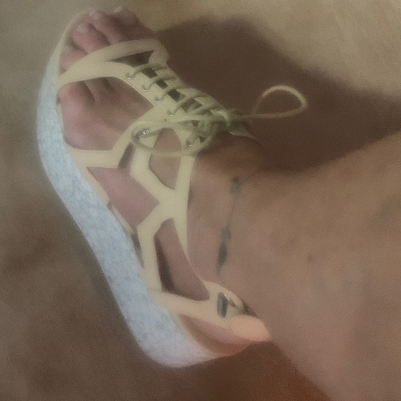 Stella McCartney star cut out platform sandal - Picture 13 of 13